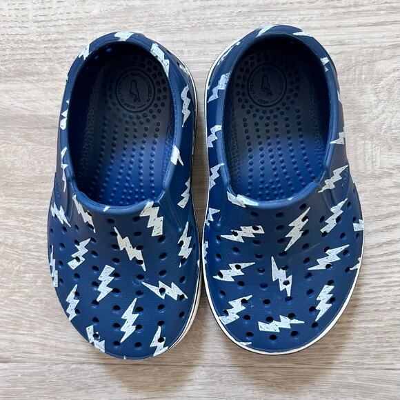 Native Miles Print Shoes Boys Size 6 Frontier Blue Shell White Lightning Slip On - Picture 4 of 9